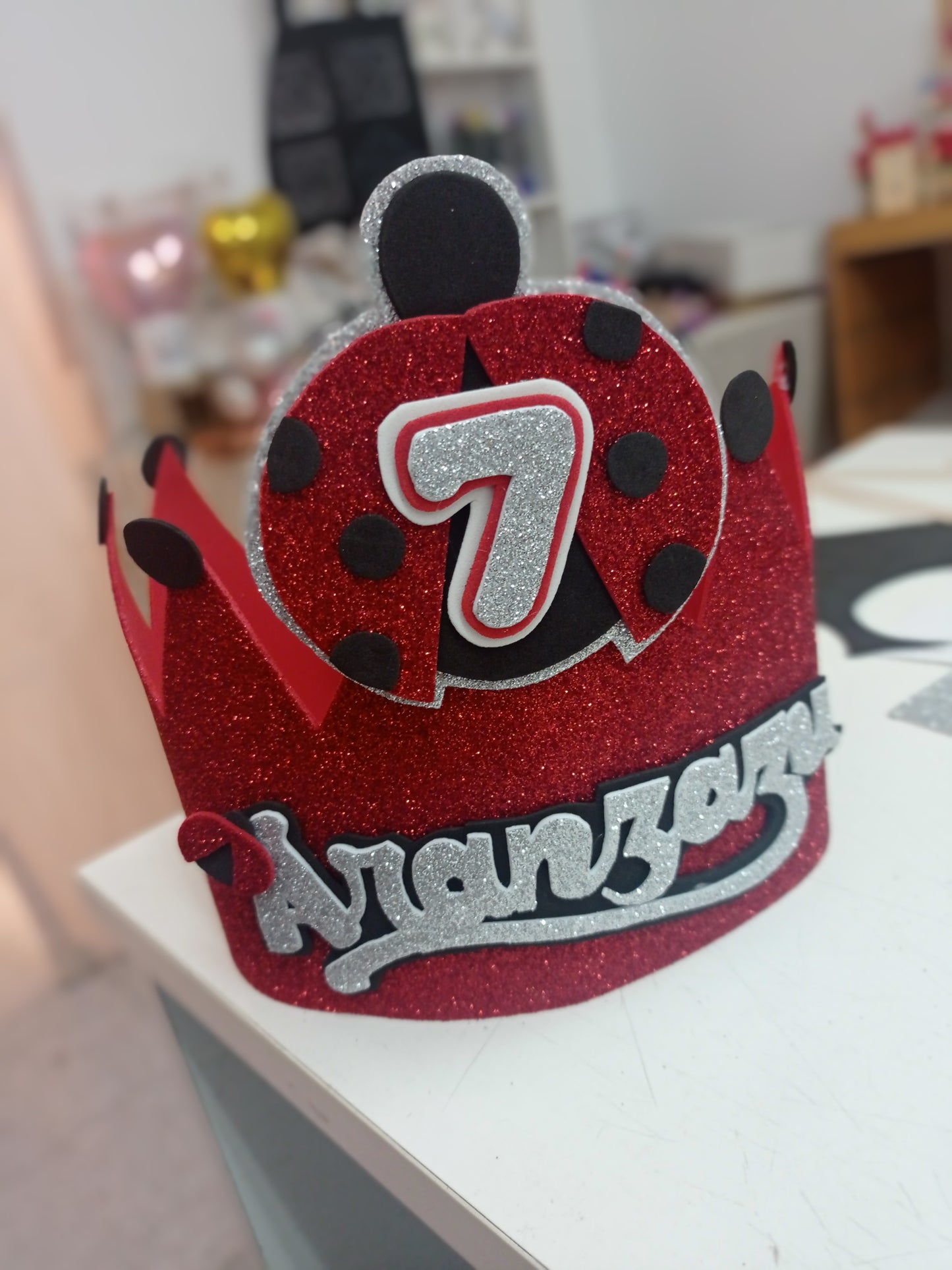 Corona cumpleaños personalizada