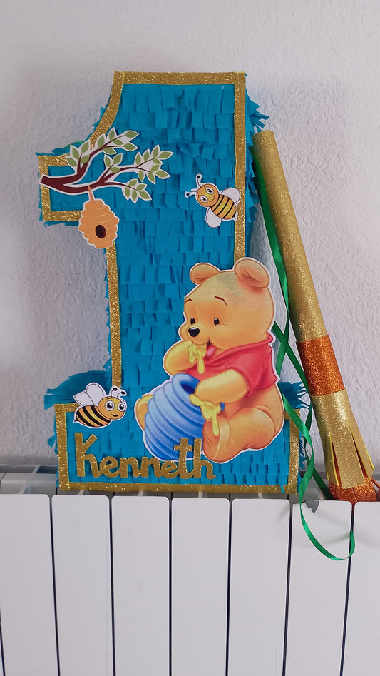 Piñata primer añito Winnie de Pooh  personalizada